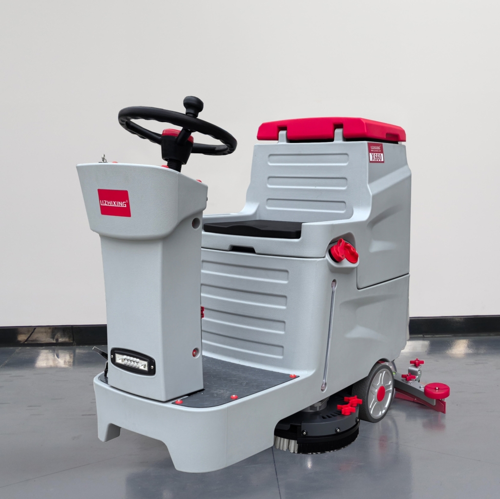 Aufsitz-Scheuersaugmaschine X660 mit Doppelbürste