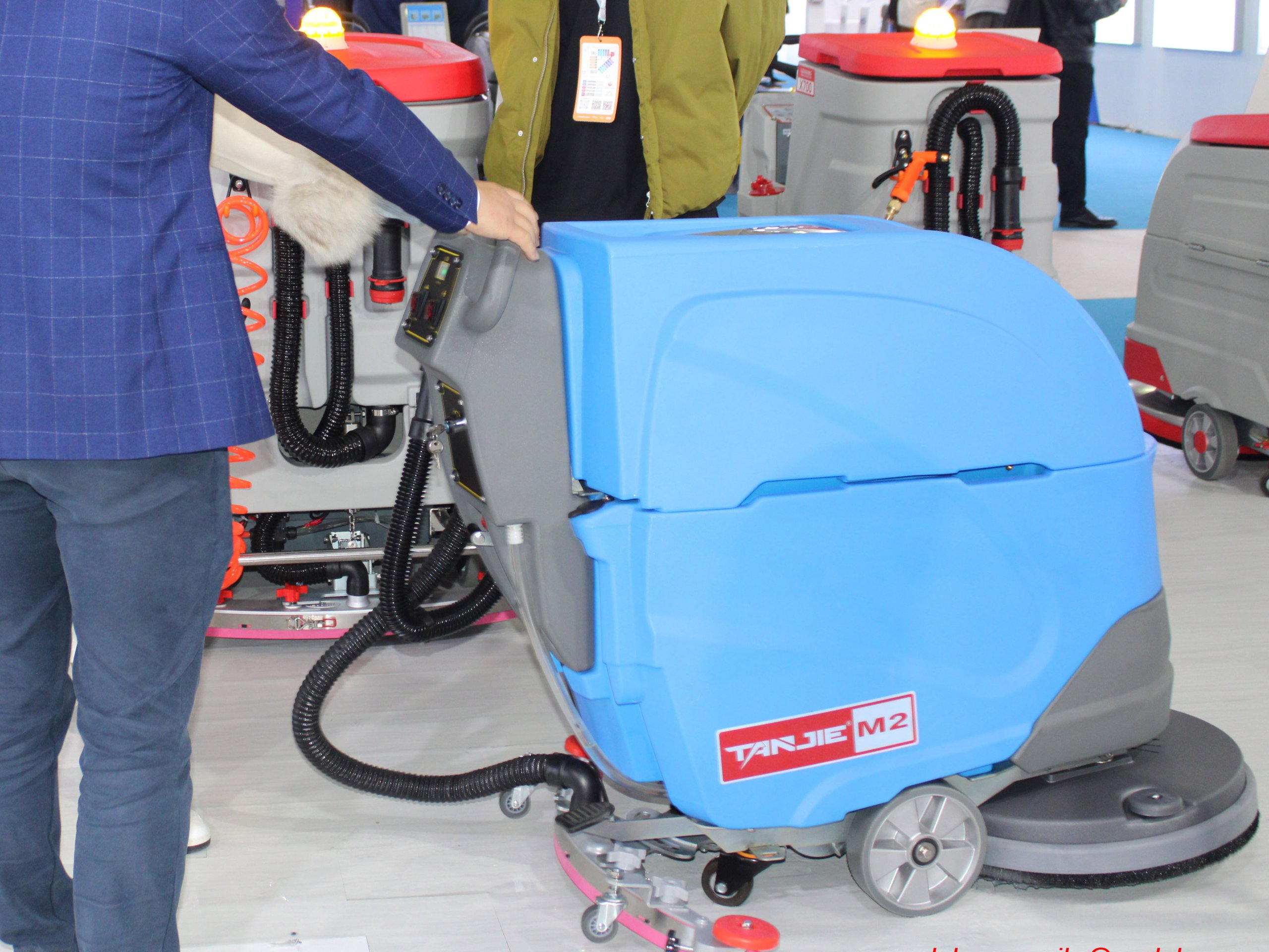 https://www.tanjieclean.com/product-category/hand-pushed-floor-scrubber/