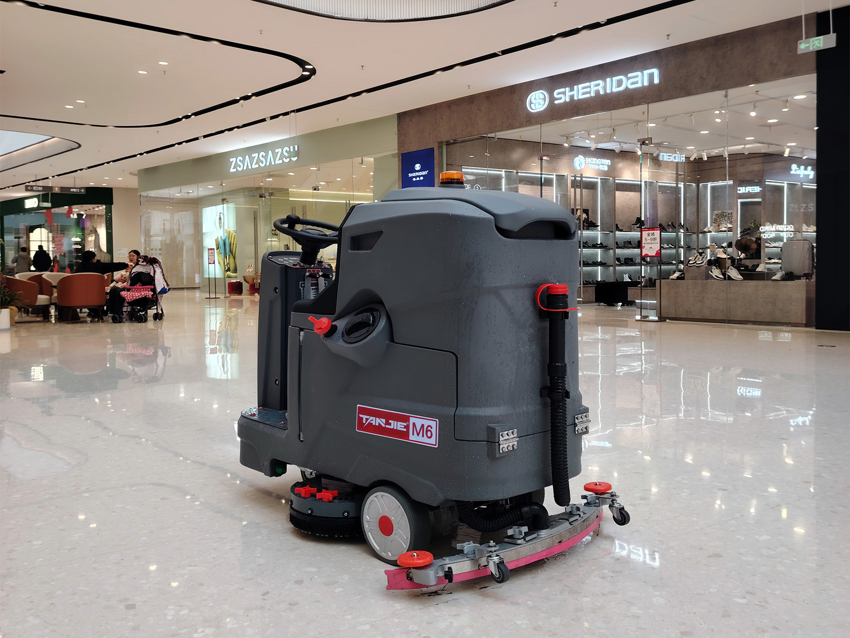 Auto Scrubbers Combat Labor Shortages